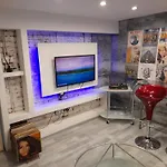 Unique&Central - Quiet place in Party District